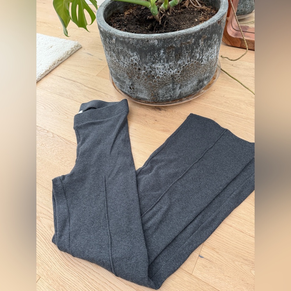 Donni Rib Knit Kick Flare Charcoal